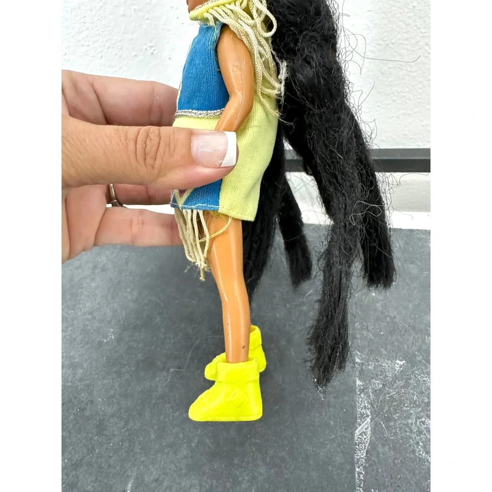 Vintage Kid Kore Heartland Dancing Brook Doll Native American yellow